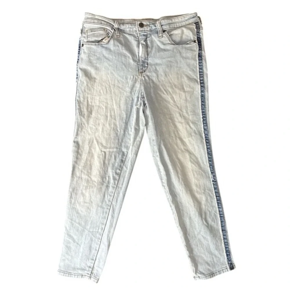 Universal Thread Women Size 10/30R High Rise Skinny Side Stripe Light Wash Jeans